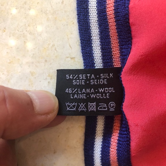 Chanel authentic Print red multicolor silk scarf - Picture 13 of 14